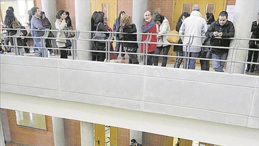 6.000 aspirantes optan en Castellón a plazas de celador y enfermero auxiliar