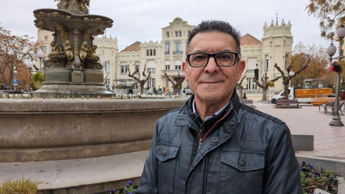 Francisco Casarrubio de la Rubia, nuevo presidente de Vox Huesca, en la plaza Navarra de la capital altoaragonesa.
