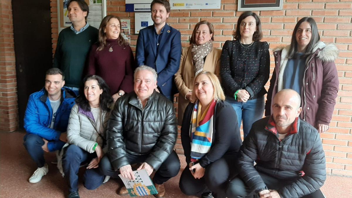 El colegio de Lieres, el más musical: así ha sido el acto de descubrimiento de una placa por su participación en un proyecto de ópera