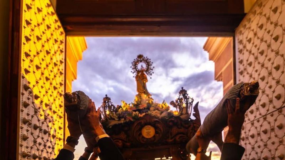La "baixà" de la patrona abrió el sábado el programa de las Fiestas Mayores.