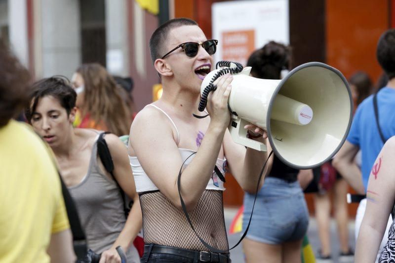 "Orgulloxos y libres". Manifestación del Orgullo en Zaragoza