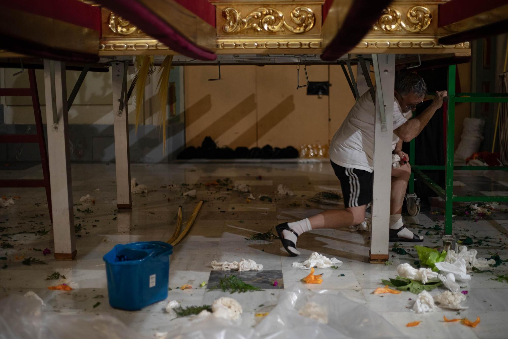 Las imágenes de la procesión de Domingo de Ramos en Cartagena, frustrada por la lluvia