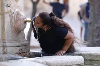 Córdoba tiene casi 650 fuentes en sus calles donde beber agua potable, 616 bebederos y 30 ornamentales