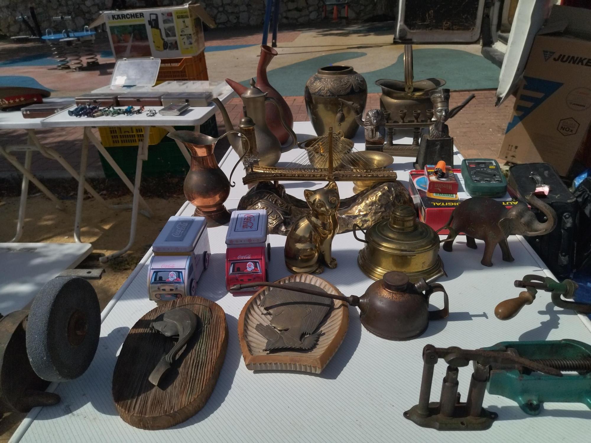 Kitsch y tradición: un paseo por el rastro de Xaló