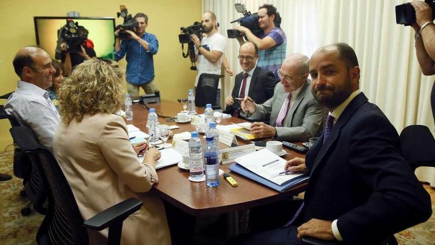 Juan Pablo Riesgo, al inicio de la reunión de la Mesa de Diálogo Social, ayer en Madrid.