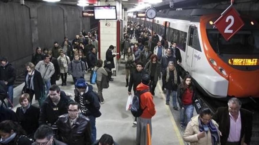 Hacienda da luz verde al convenio de Adif y los trabajadores desconvocan la huelga de este viernes