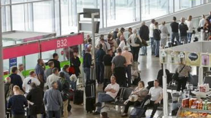 Nuevo récord del aeropuerto con 837.094 pasajeros en marzo