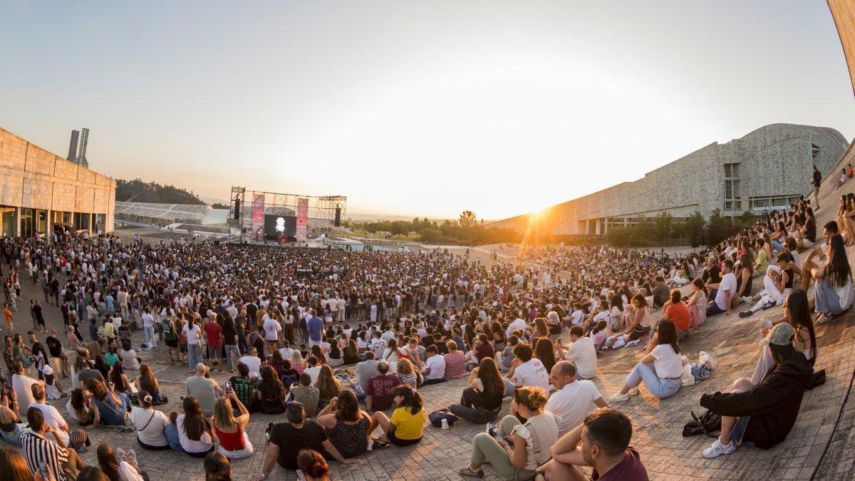 Público ante el show de 9Louro.