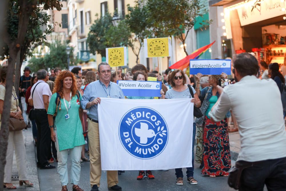 Cientos de personas critican en Palma que no se cumpla con la acogida de refugiados