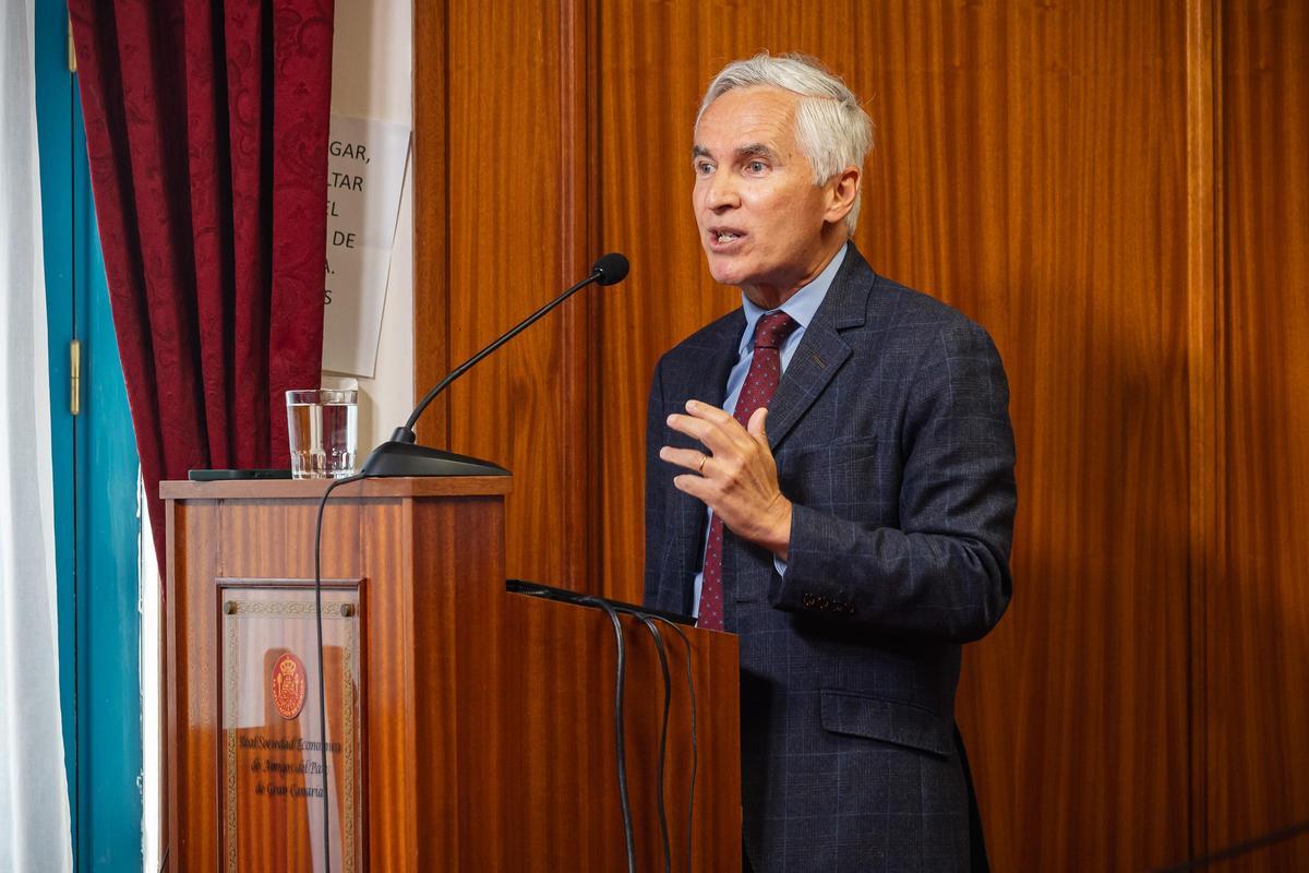 Javier Tajadura Tejada, catedrático en Derecho Constitucional.