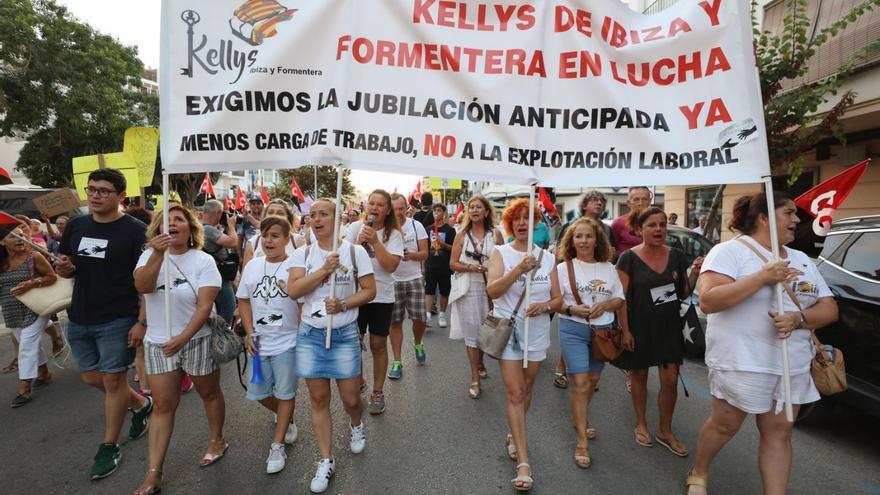 La patronal pide adelantar la jubilación de las ‘kellys’