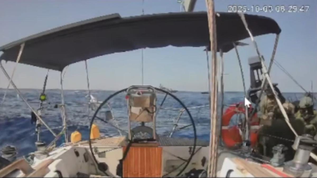 Israel intercepta el último barco de la flotilla que navegaba hacia Gaza