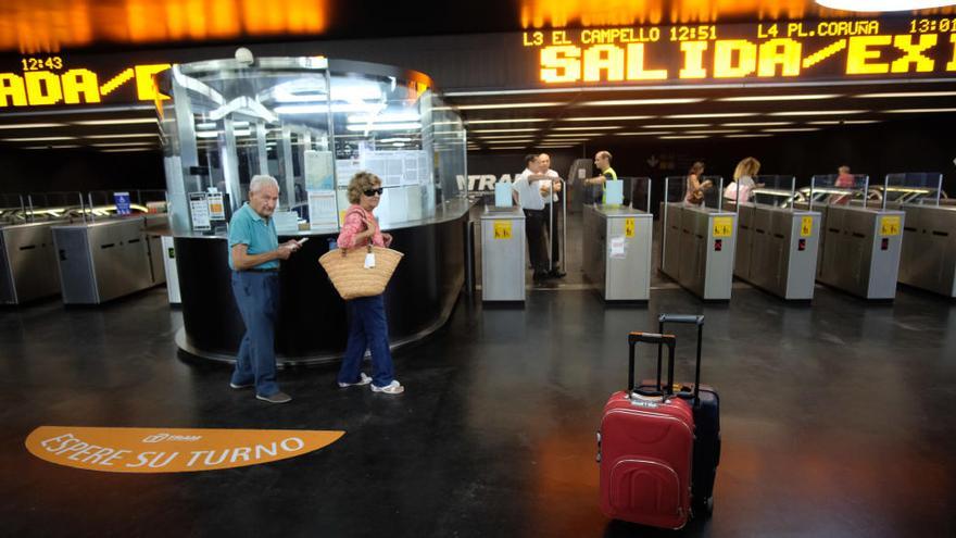 Los maquinistas del TRAM mantienen los paros puntuales hasta finales de mes