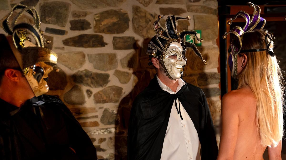 Encuentro swinger de película en una masía del Montseny.