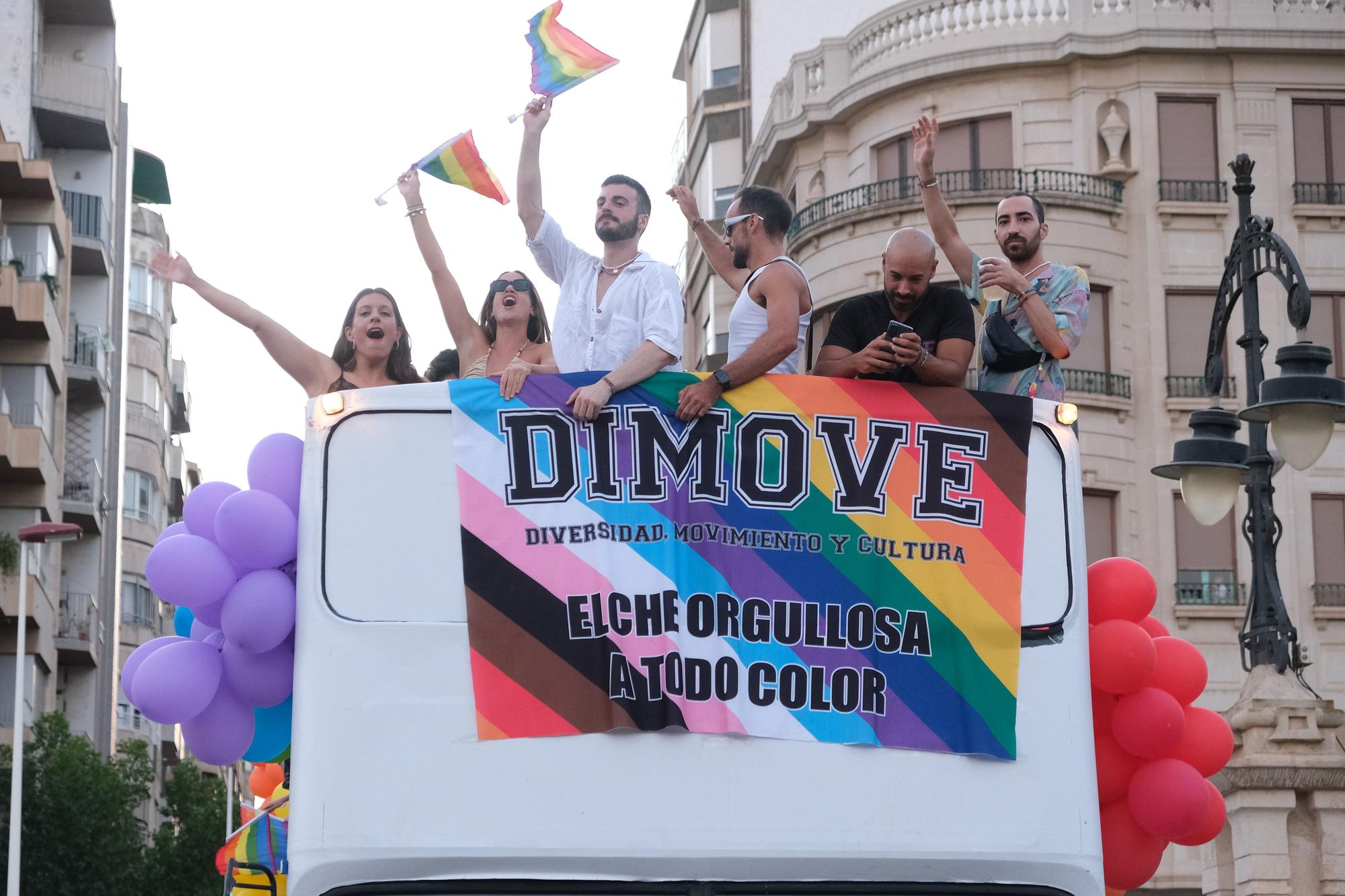 Así ha sido la manifestación del Orgullo en Elche