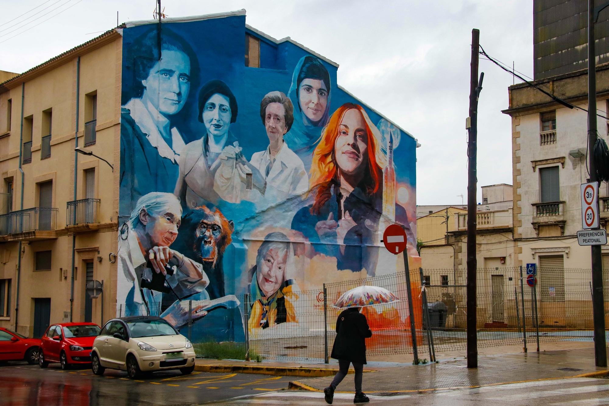 El mural feminista de Cocentaina triunfa en el espacio