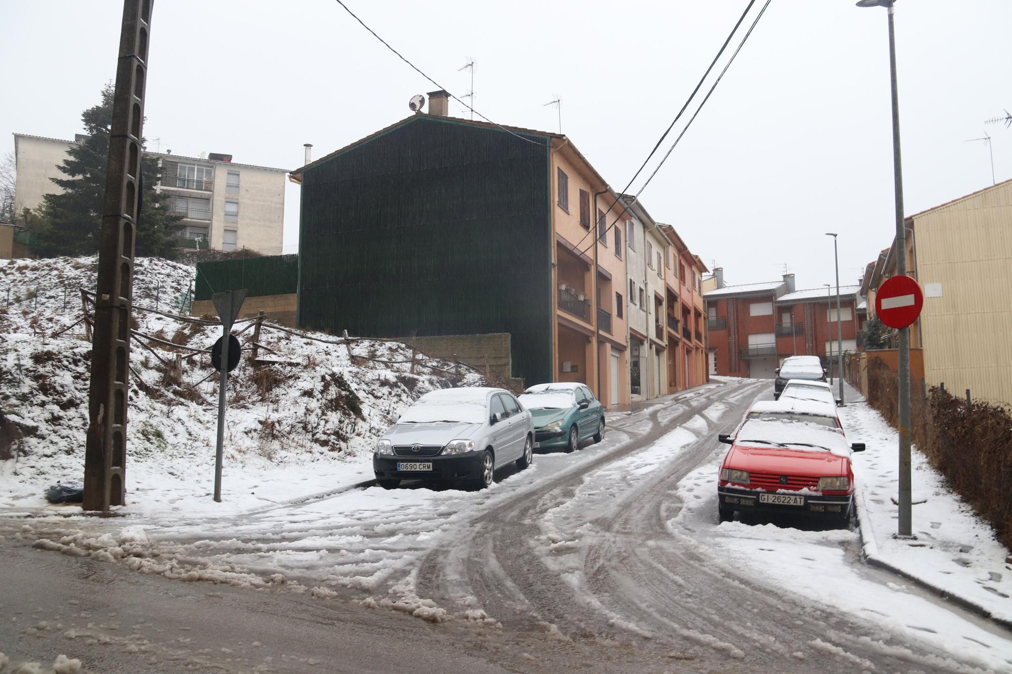 Sant Hilari Sacalm amb la neu mig fosa per la pluja.