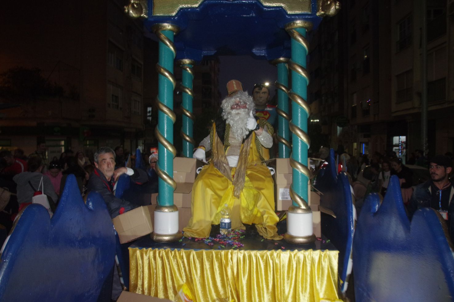 La cabalgata de Reyes del barrio de Miraflores, en imágenes