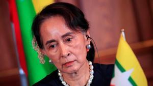 La junta birmana anunció este martes un indulto a la exlíder democrática Aung San Suu Kyi, detenida desde el golpe de Estado del 1 de febrero de 2021 y sobre quien pesan condenas que suman hasta 33 años de cárcel.