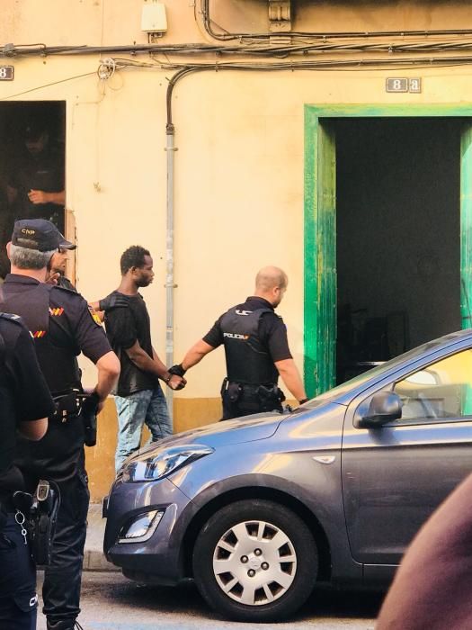 Capturan a un hombre armado que se atrincheró en una casa "okupada" de Palma