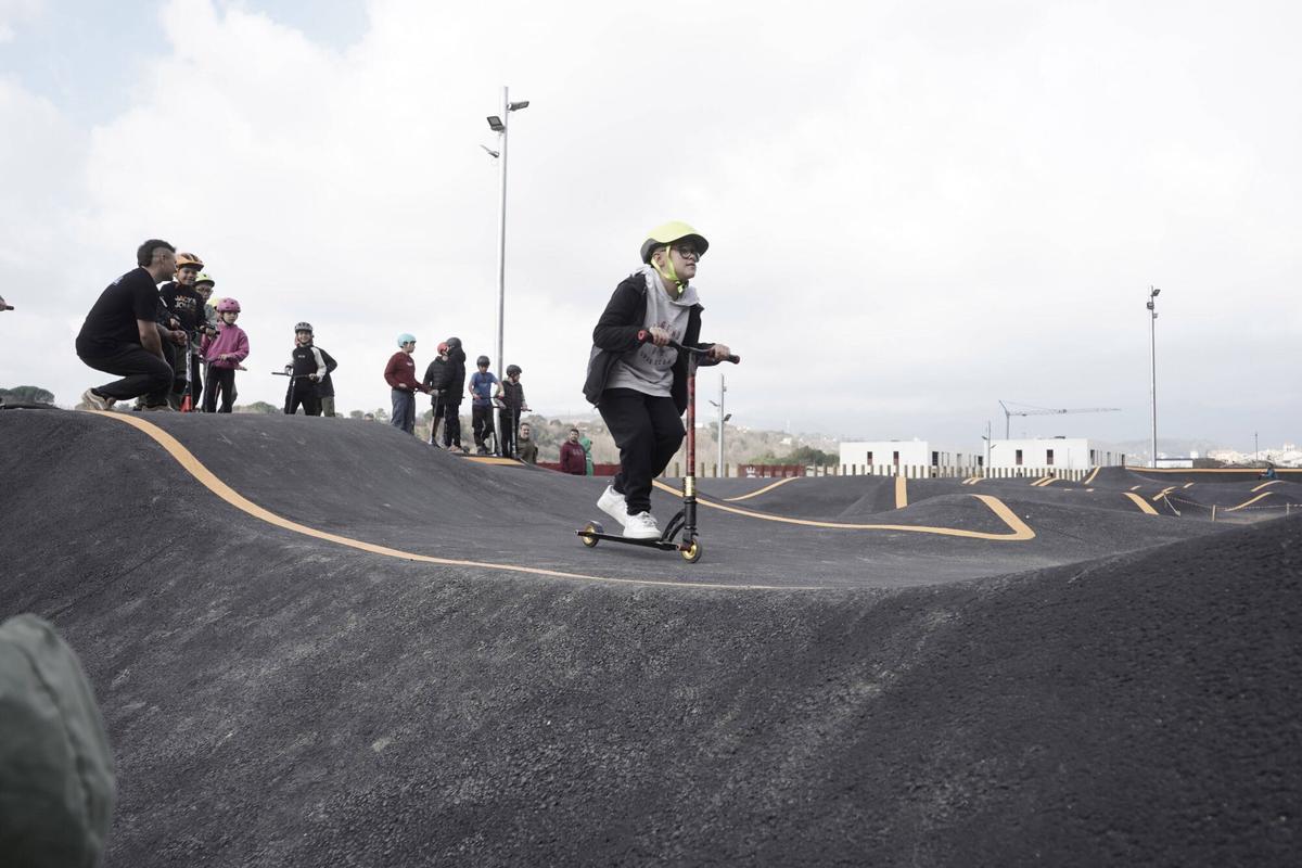Imatge de l'acte inaugural de la nova pista de pump track de Gironella, en imatges