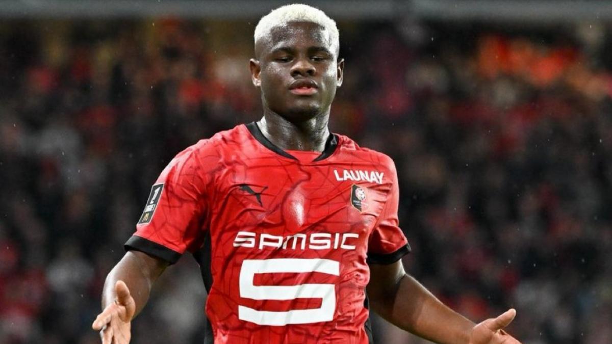 Mika Faye podría volver a tener protagonismo en el Rennes con la llegada del sustituto de Jorge Sampaoli