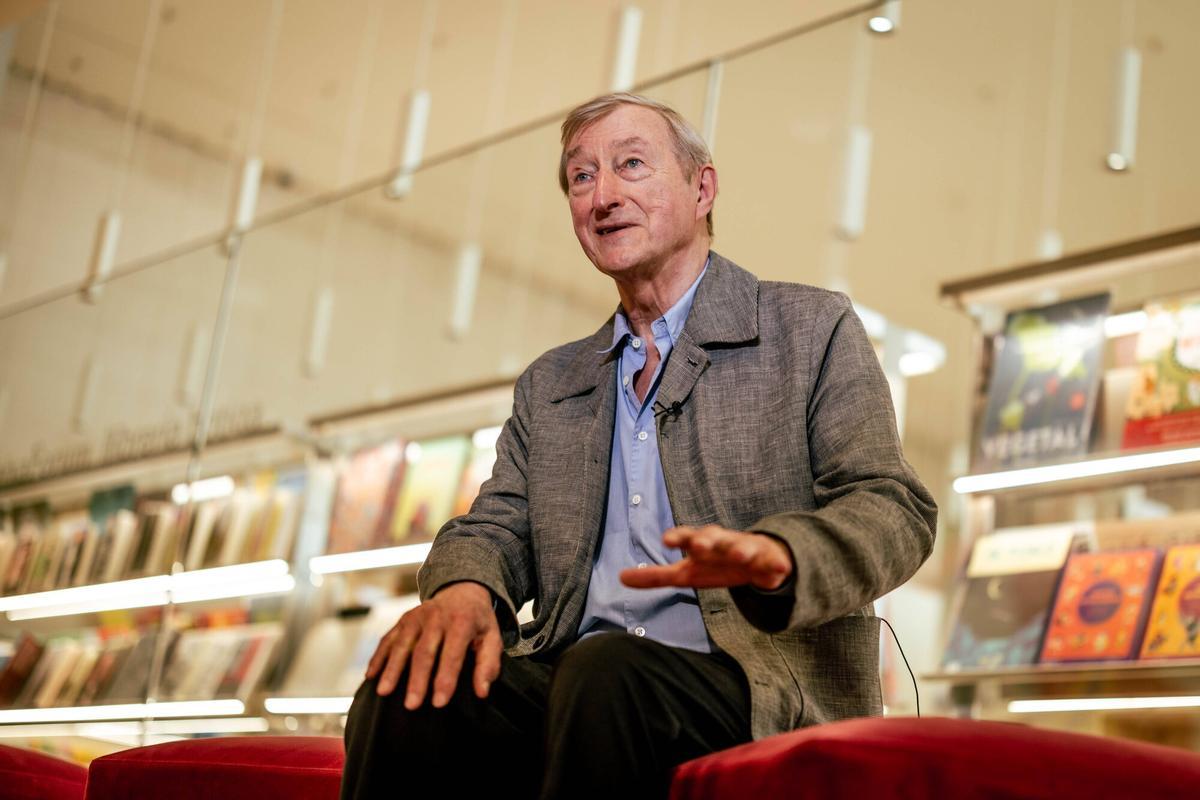 Barcelona 12/05/2026 Cultura. El inglés Julian Barnes,que participa en el festival 'En otras palabras',en CaixaForum. AUTOR: JORDI OTIX