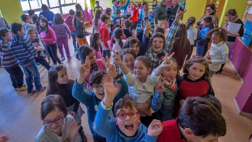 Los alumnos del colegio público de Laredo de Chapela. // Eli Regueira