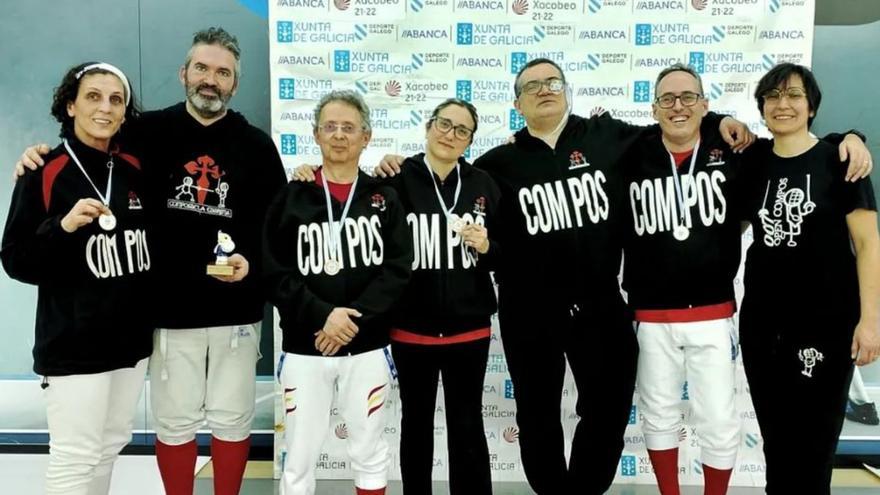 Fin de semana alegre para el Esgrima Compostela con un título para Piñeiro y siete podios más