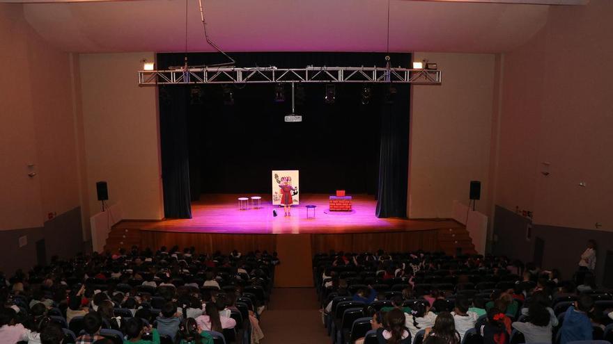 Más de 5.000 estudiantes de Sagunt han disfrutado de 'Anem al teatre'