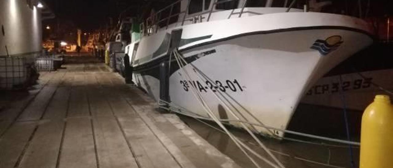 La altura del río obliga al amarre de barcos en Cullera