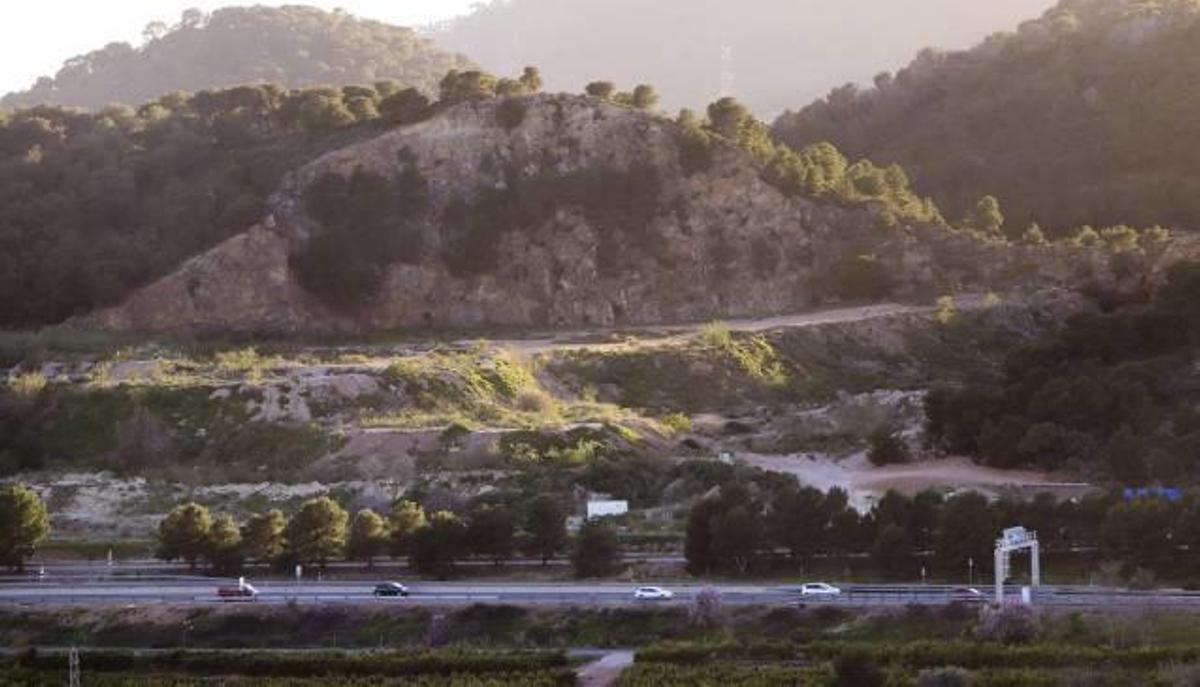 Una empresa proyecta rellenar con residuos la vieja cantera de Gausa