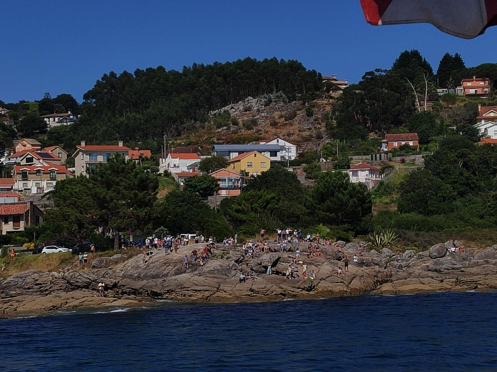 Cangas se hace a la mar por su Virgen del Carmen