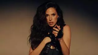 Mirela lanza su temazo más pegadizo: así suena 'De Hielo', la canción con vistas a hit del verano