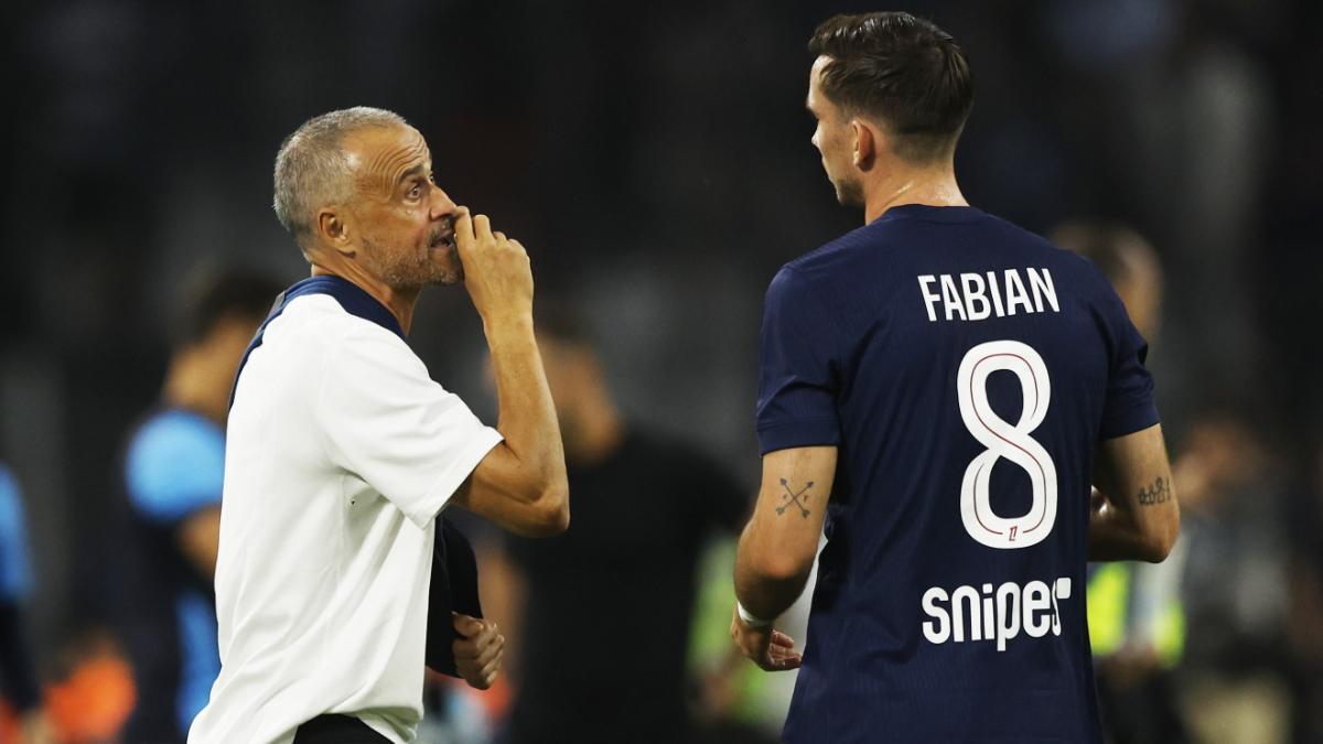 Luis Enrique junto a Fabián durante el partido ante el Marsella