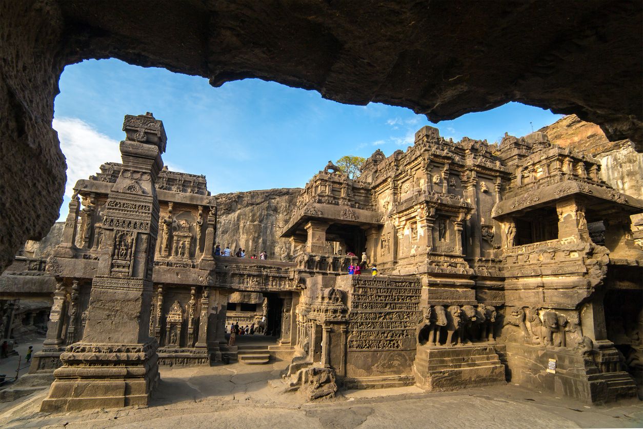 Y esto es Ellora, que también tiene su enorme belleza