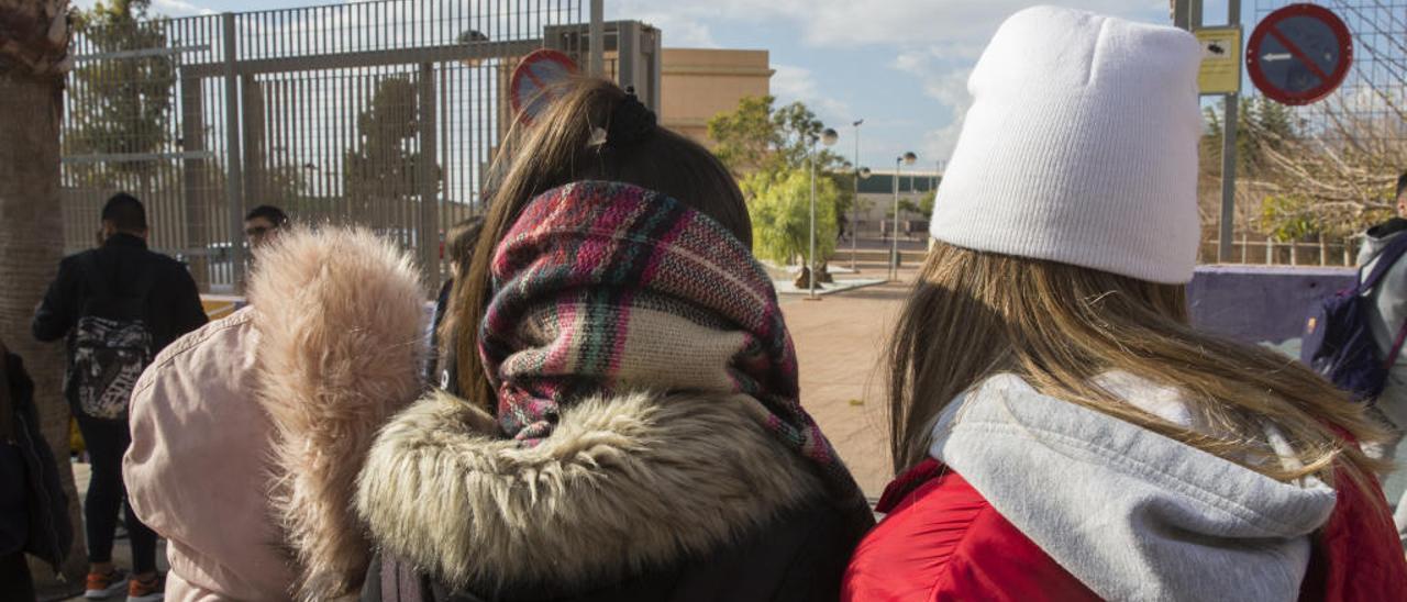 200 alumnos llevan casi dos meses sin calefacción por averías en el IES de Agost