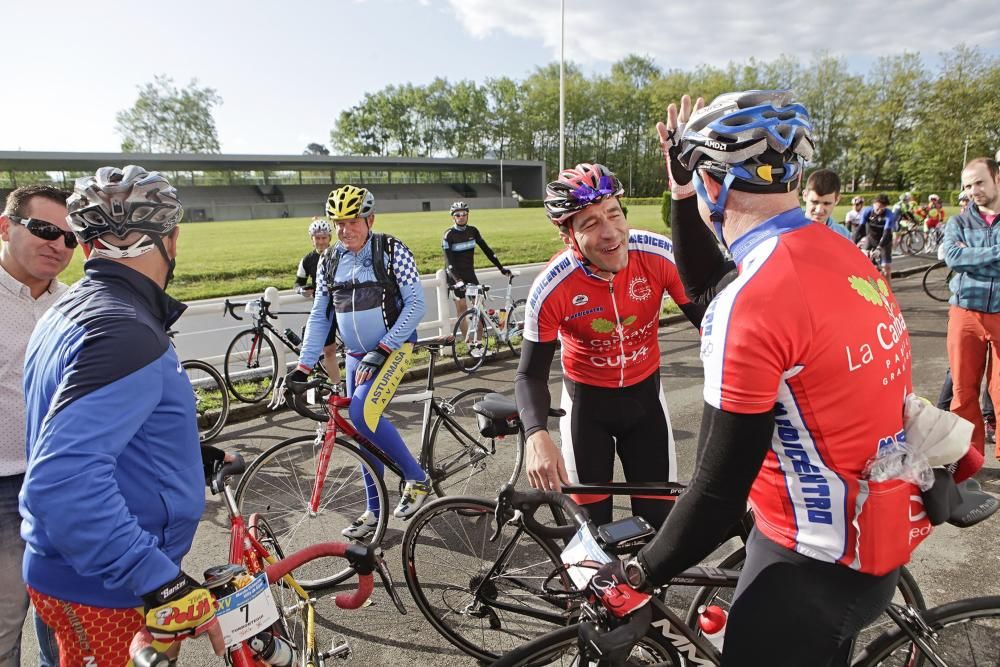 Marcha cicloturista de homenaje a Tony Rominguer en Gijón