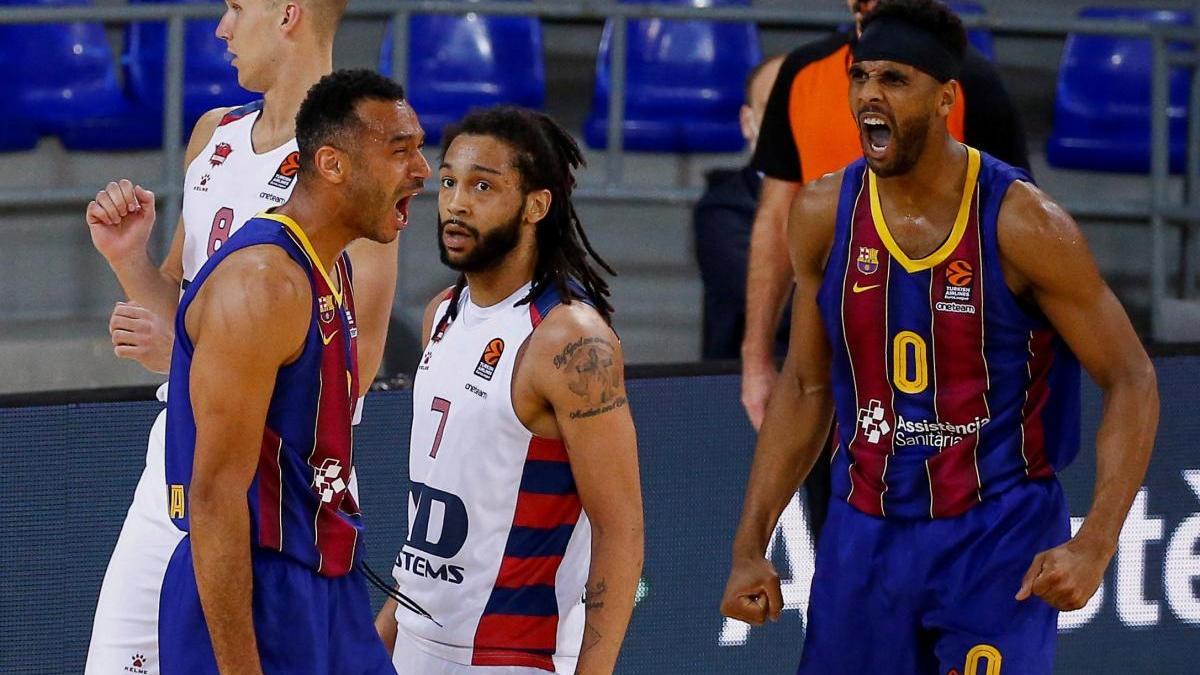 Hanga celebra un mate ante Pierriá Henry.