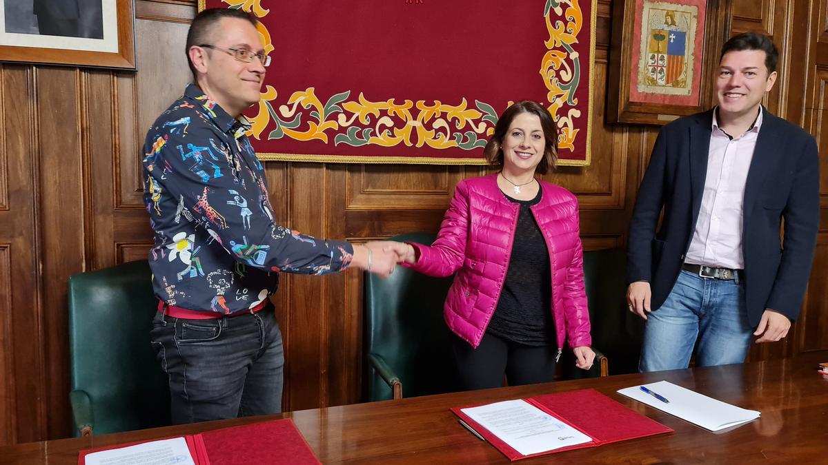 Momento de la firma del acuerdo.