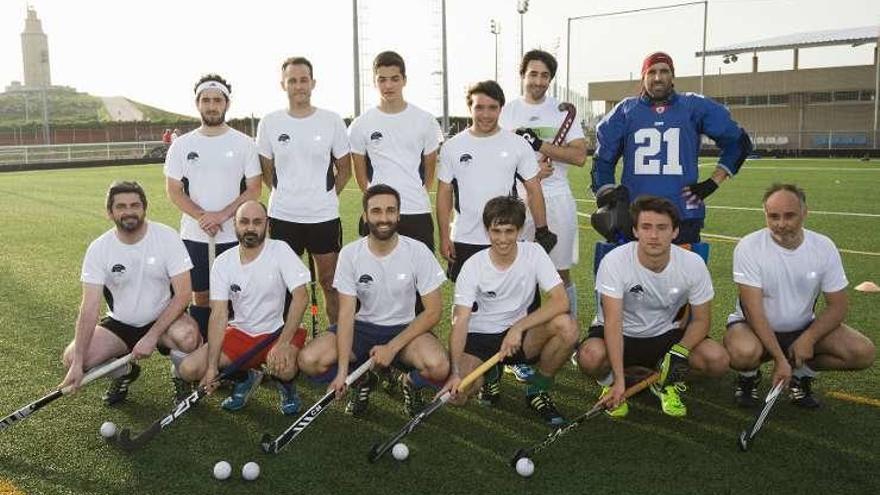 El equipo del Athletic Coruña de hockey hierba en A Torre.