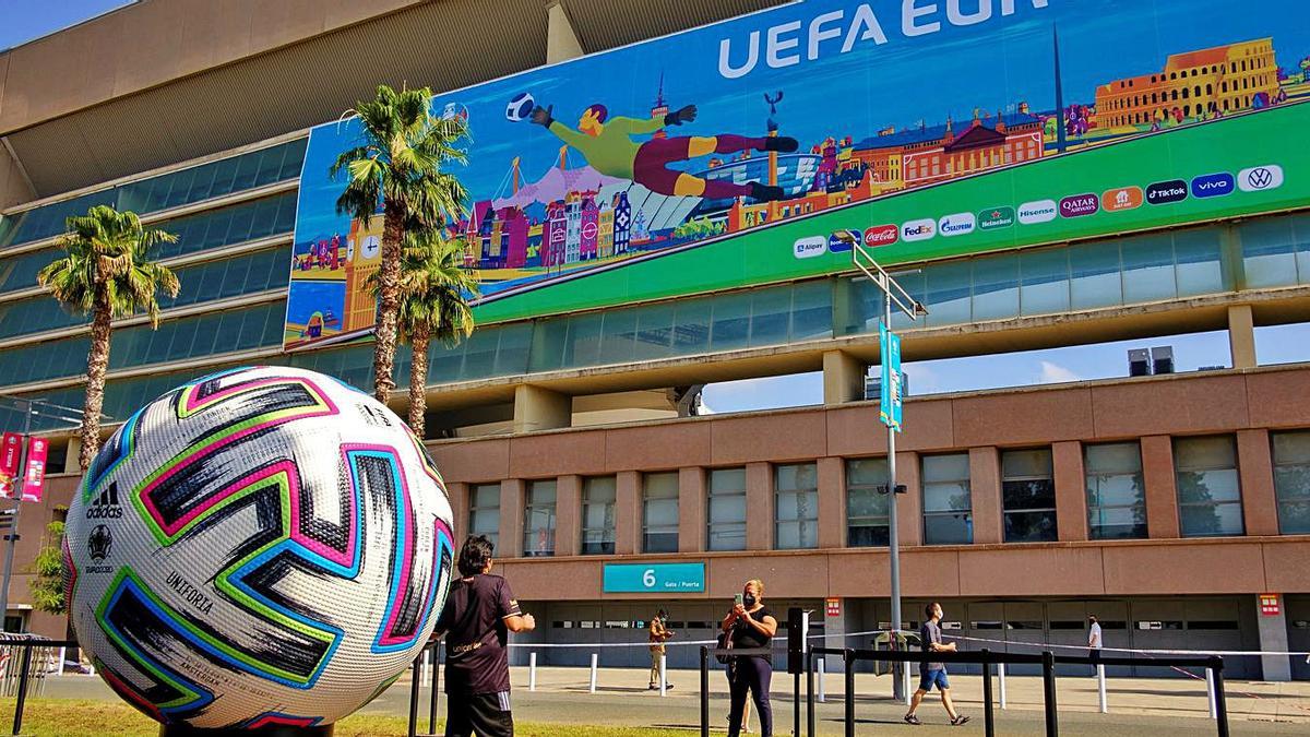 Estadio de La Cartuja, donde España jugará sus partidos. | EFE/JULIO MUÑOZ