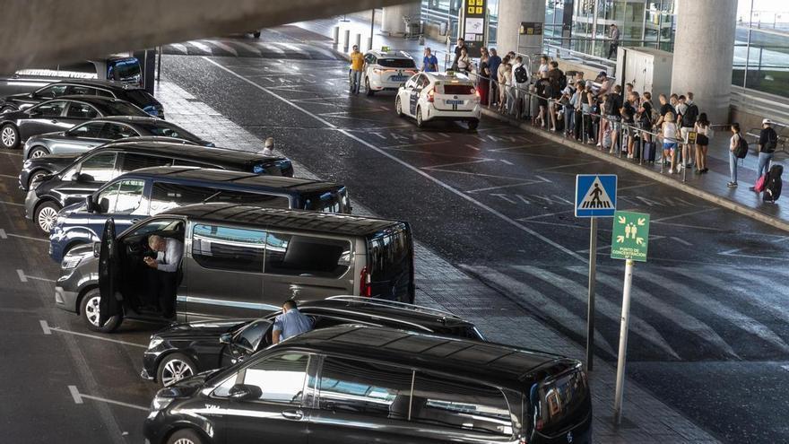 Hosbec pide al Consell un modelo de movilidad en el que coexistan taxis y VTC