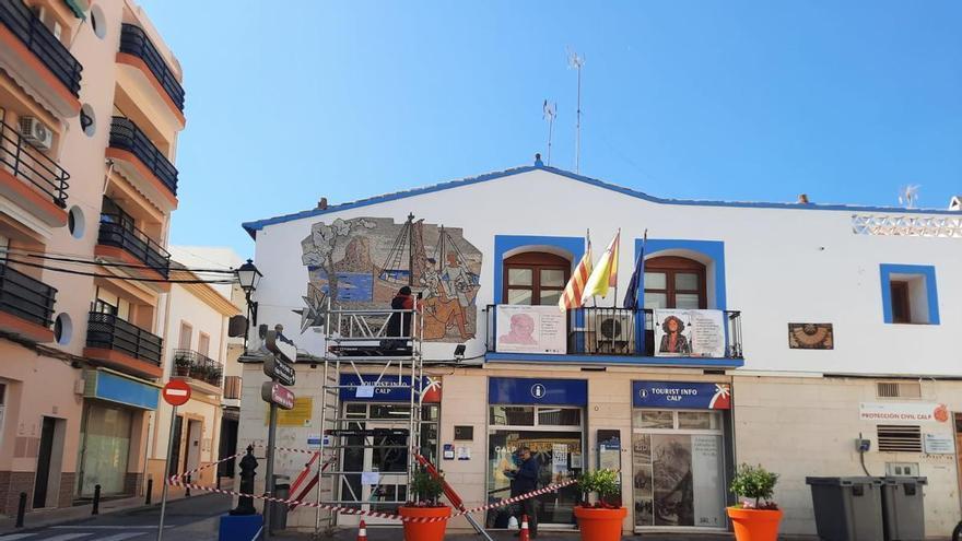 El Ayuntamiento de Calp inicia los trámites para rehabilitar el mosaico de Gastón Castelló de la plaza del Mosquit