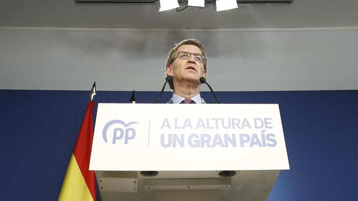 Feijóo promete recuperar la sedición: "Sánchez ha decidido doblegarse ante los sediciosos".