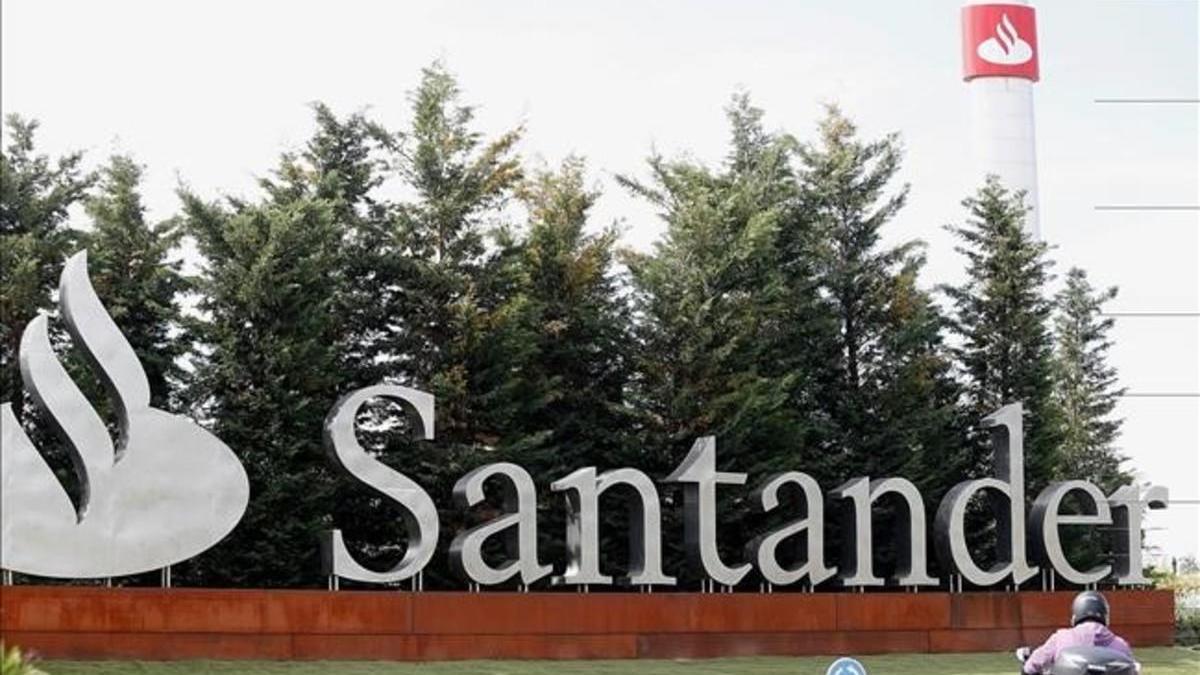 El Santander pone en marcha el ERE en España