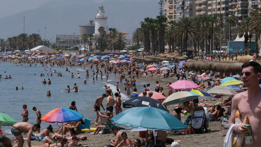 Las playas de Málaga, llenas en el primer domingo de julio