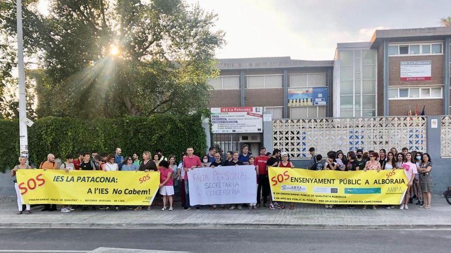 Protesta de la comunidad educativa del IES Patacona exigiendo el nuevo instituto.