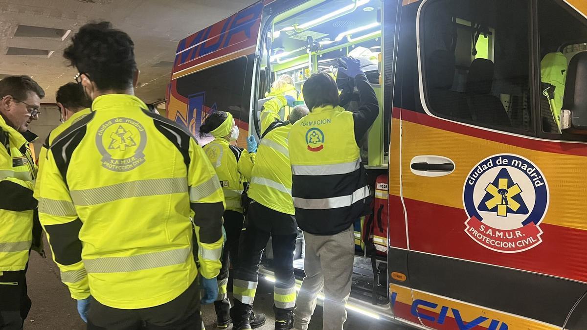 SAMUR DESPEDIDA | La emotiva despedida del Samur a dos trabajadores tras más de 30 años de servicio