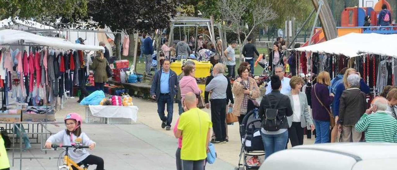 Un mercadillo de Moaña celebrado este mismo mes. // Gonzalo Núñez